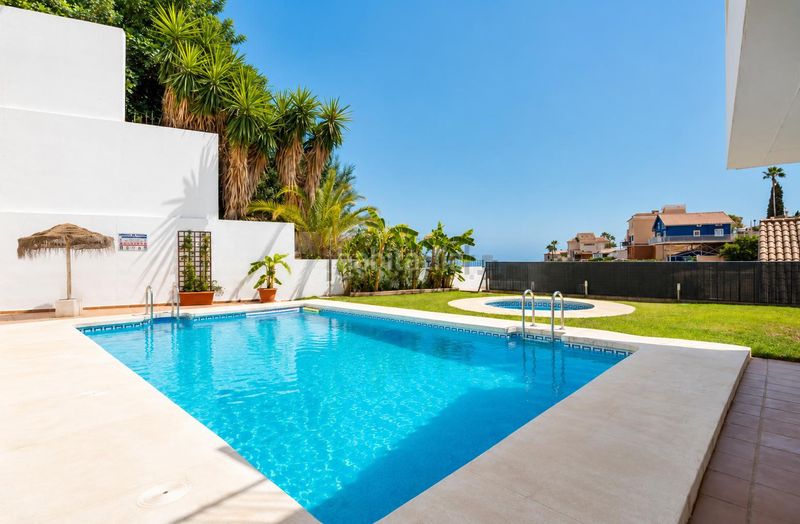 Foto 235cc451-27e8-4b43-b8da-56e615966a75. Casa adossada a calle mimosas 10 a Torreblanca del Sol Fuengirola