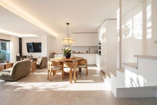 Chalet à Calle triguero 17. Exclusivo chalet independiente con piscina privada y jardín priv