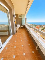 Apartamento en Calle el lirio 11. Piso de 1 dormitorio con gran terraza