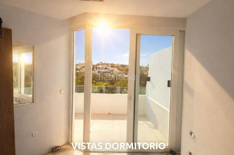 Foto 7ae3c3b2-482e-40c1-9c41-9cd616ac237e. Dúplex a calle de suecia 17 a Nueva Torrequebrada Benalmádena