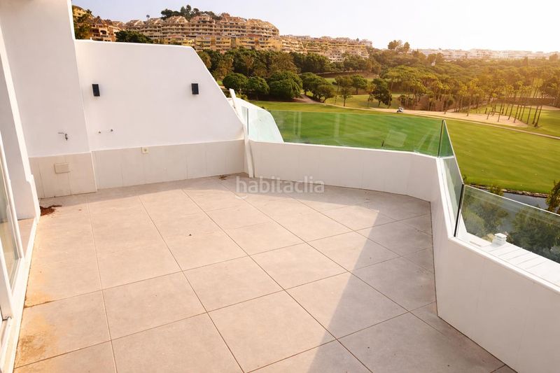 Foto e1c6ad12-a3f7-4ae9-a940-70f5a3e360ad. Dúplex a calle de suecia 17 a Nueva Torrequebrada Benalmádena