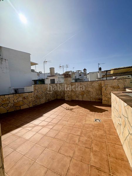 Foto c2919bd1-2174-4ca3-9971-3660a15843fb. Casa adossada a calle nueva 13 a Guaro