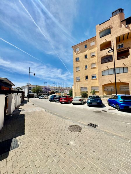 Foto ae834cc6-83fb-48e0-a957-cef4365e4a40. Casa adossada a calle nardos 13 a Los Pacos Fuengirola