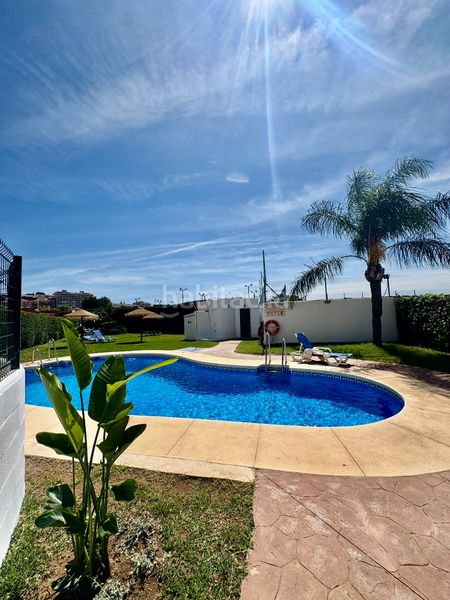 Foto c5b3c1f5-c6e0-4bf2-a810-da60aa6f70f5. Casa adossada a calle nardos 13 a Los Pacos Fuengirola