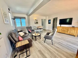 Xalet a Calle limonar de calypso 8. Chalet independiente con piscina y parcela propia de 205 m2