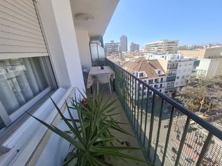 Appartement à Avenida condes de san isidro 48. Amplio piso con terraza 3 dormitorios en el centro de fuengirola