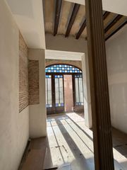 Pis a Carrer de santa joaquima de vedruna 2. Primer primera en la planta noble: elegancia histórica con el má