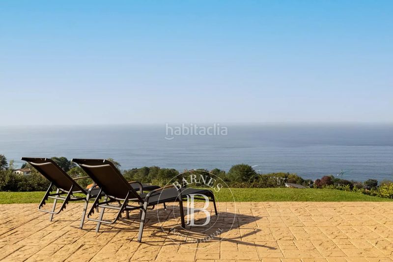 Foto 51d5c4fc-8aba-46c5-b0a4-374a7b5e83cf. Casa amb calefacció aparcament piscina a Igeldo Donostia - San Sebastián