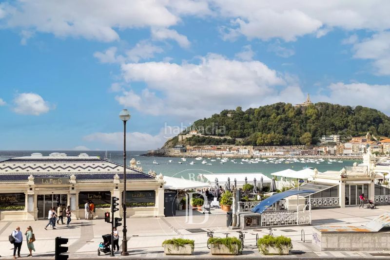 Foto 11c0738d-4819-418d-8206-953583fd10d8. Pis amb calefacció aparcament a Gros Donostia - San Sebastián