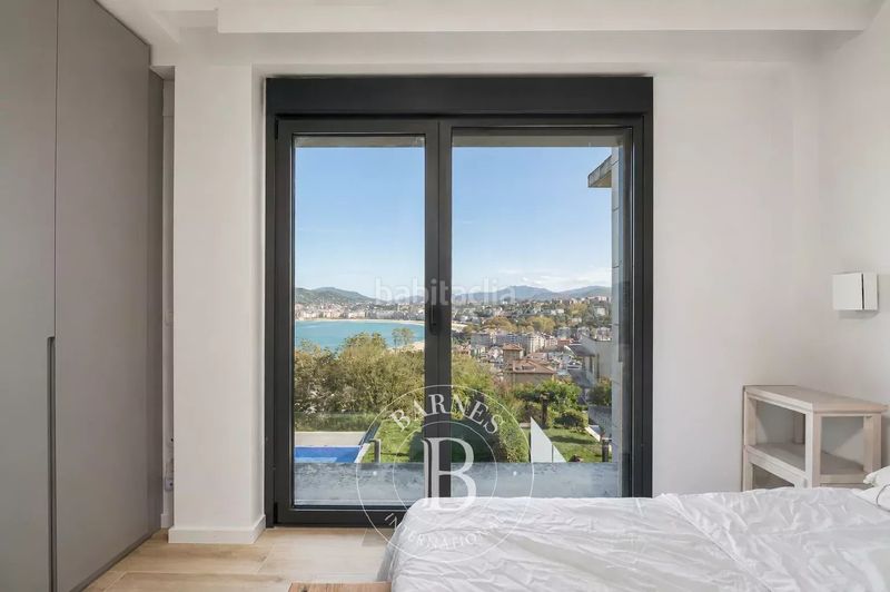 Foto bbbcffa9-94ae-4dc3-803f-de86b0d3836c. Casa amb calefacció aparcament piscina a Antiguo Donostia - San Sebastián