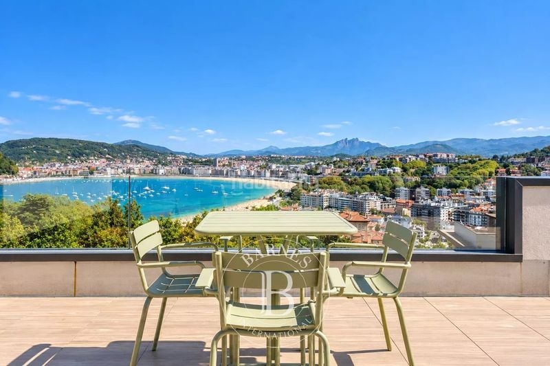 Foto 53957991-c609-458f-b1d7-c6bed21b3336. Haus mit heizung parking pool in Antiguo Donostia - San Sebastián