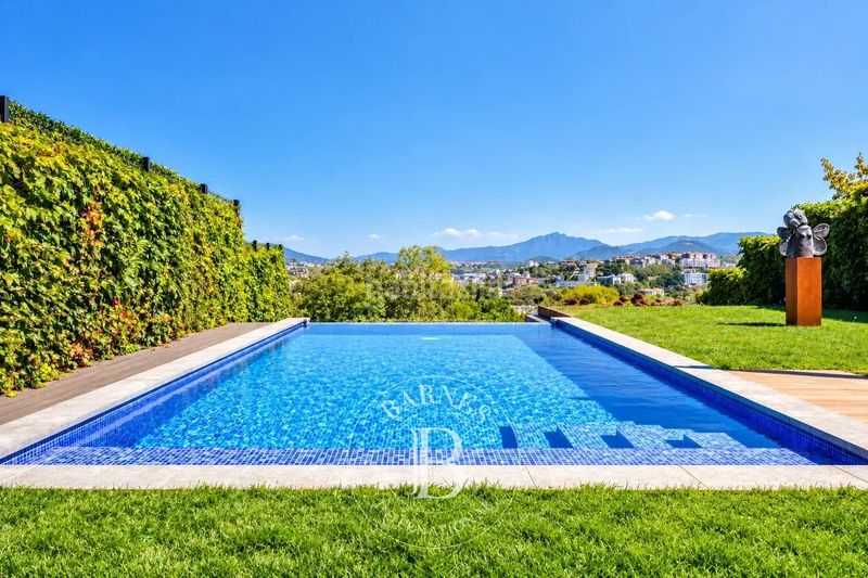 Foto 576471dd-e5d2-404c-9b97-b7777a778186. Haus mit heizung parking pool in Antiguo Donostia - San Sebastián