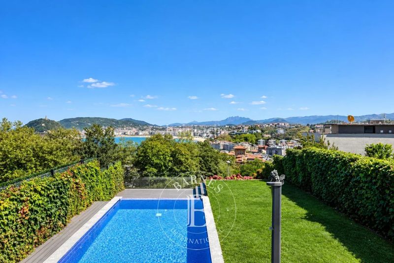 Foto dc83fa00-82a0-4323-b550-3498853716e6. Haus mit heizung parking pool in Antiguo Donostia - San Sebastián