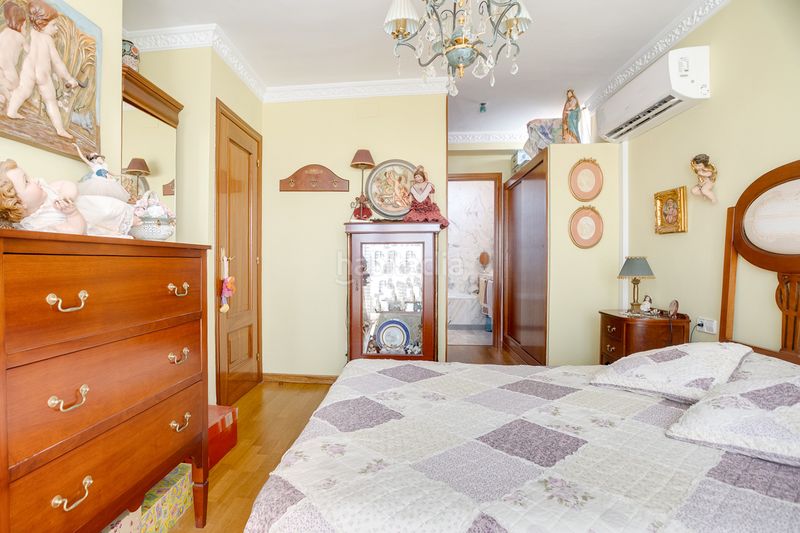 Foto 416e8e18-1266-4456-9176-4502347c16d3. Casa aparellada amb calefacció piscina a Premià de Dalt
