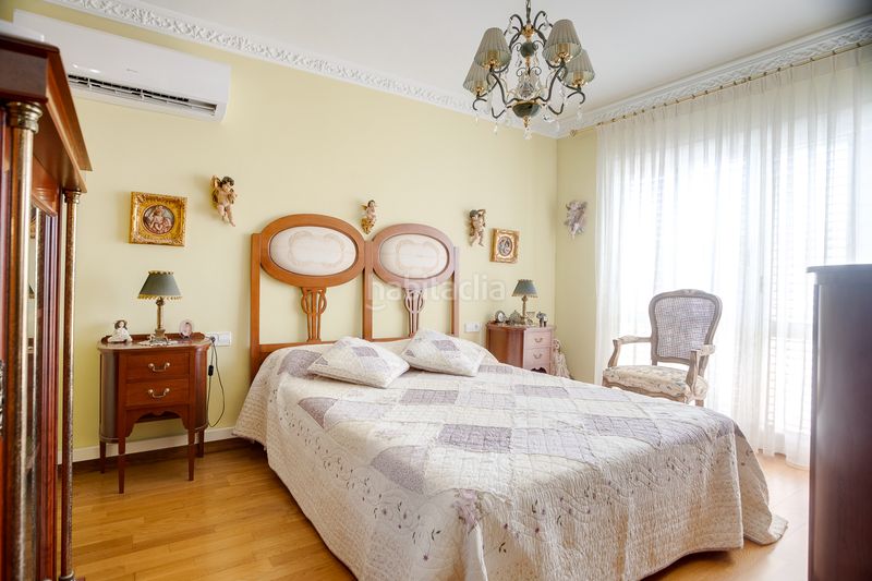 Foto 93b232e6-b023-44a0-b81c-6413efc69630. Casa aparellada amb calefacció piscina a Premià de Dalt