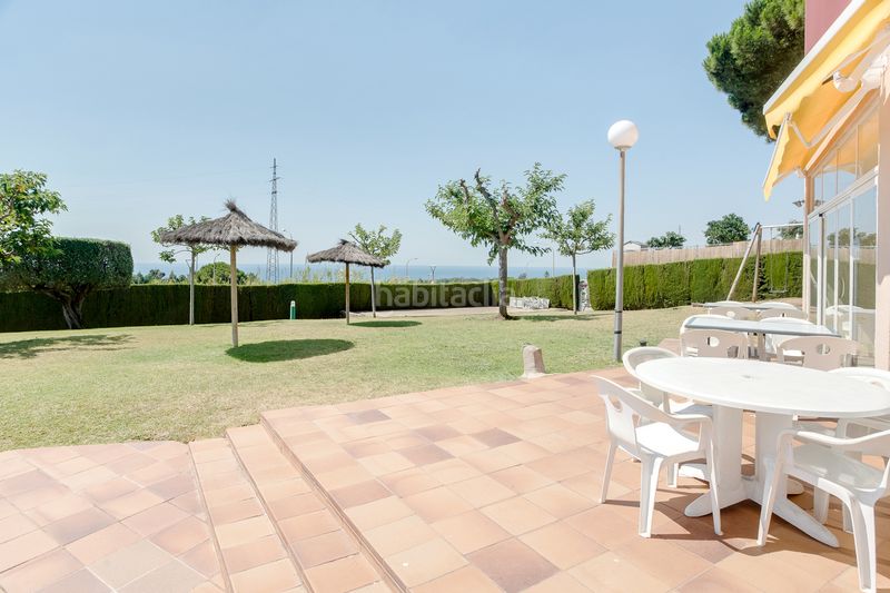 Foto d4cc6d1b-62f3-499c-af40-bb0a44121258. Casa aparellada amb calefacció piscina a Premià de Dalt