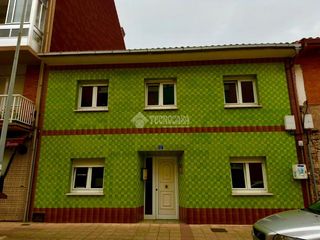 Casa aparellada en Soto del Barco. Casa en venta en villaviciosa