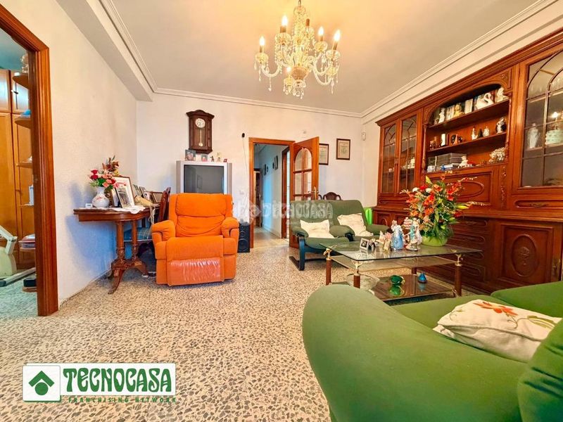 Foto 2b2d106d-9fc8-4e95-9d40-052dc6333f1f. Pis a Fuensanta- Arcángel Córdoba