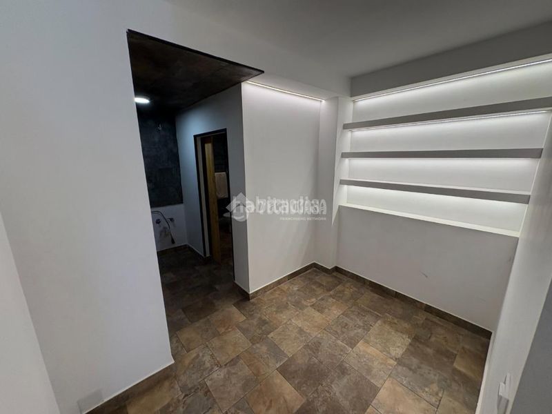 Foto 0f4abcc3-29e0-47f6-8011-9c482dd1cc47. Estudi a Zona Concordia Burjassot