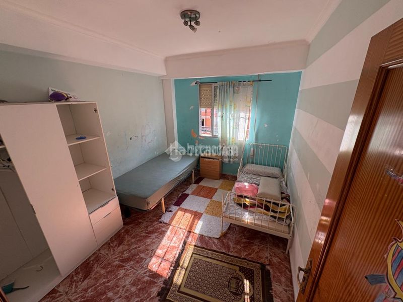 Foto c6f3433f-daa3-4911-b130-05e2e6f12048. Pis a L´Eixereta Burjassot