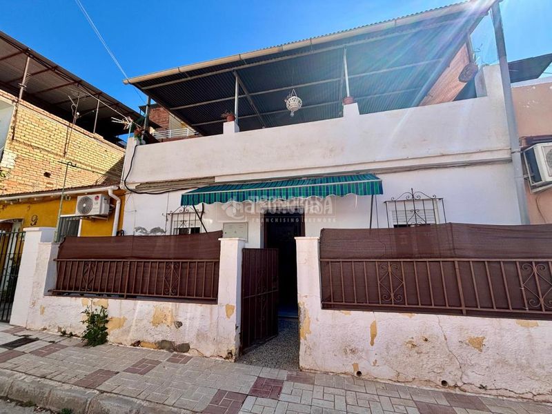 Foto 1a12e07d-9b86-44d4-99ec-0d6b9b39e5b9. Casa aparellada a Mangas Verdes - Las Flores - Parque del Sur Málaga
