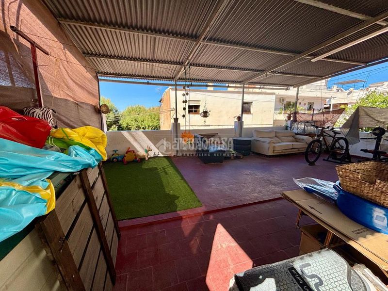 Foto f3615d73-b031-4101-9eaa-50f77f117945. Casa aparellada a Mangas Verdes - Las Flores - Parque del Sur Málaga