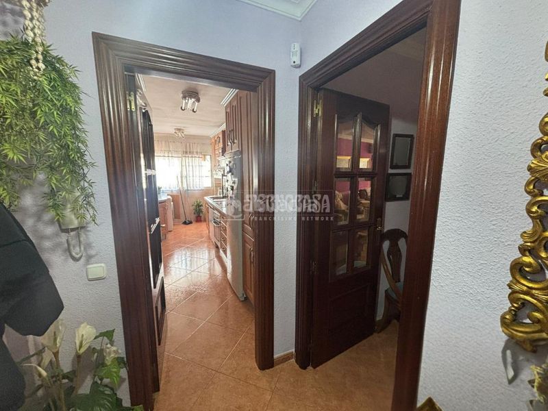 Foto 09af2c6c-e505-42f1-a097-5f2d406f66d3. Piso  en venta en Barrio de Ciudad Jardín Málaga