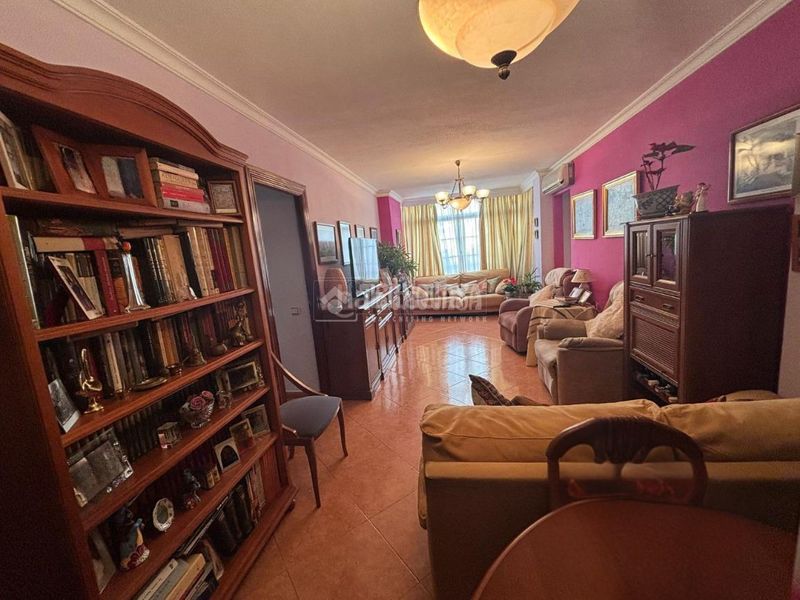 Foto c53d7514-e57d-41a5-9c21-f0ea623da7b7. Piso  en venta en Barrio de Ciudad Jardín Málaga