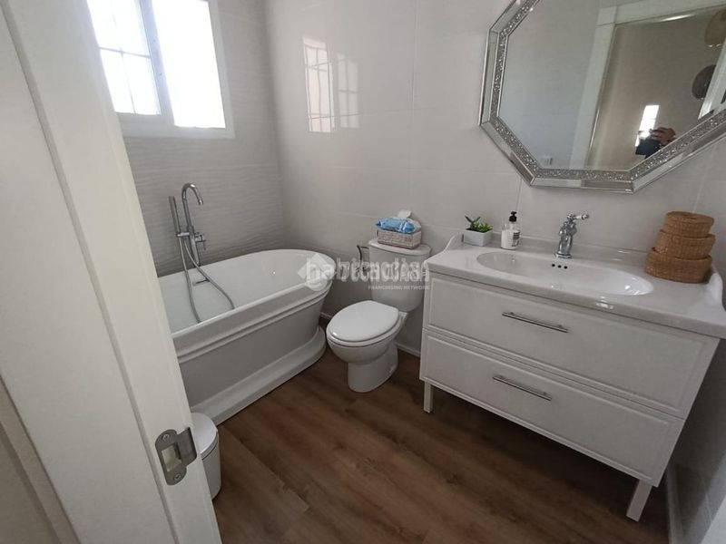 Foto b1b90f44-62d3-4bd9-8be4-6f61e247683a. Casa aparellada a Ayamonte ciudad Ayamonte