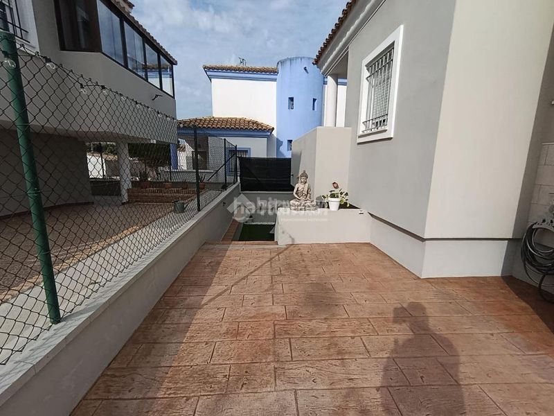 Foto c2c94018-b483-4aca-825e-2f1a96ac85d7. Casa aparellada a Ayamonte ciudad Ayamonte