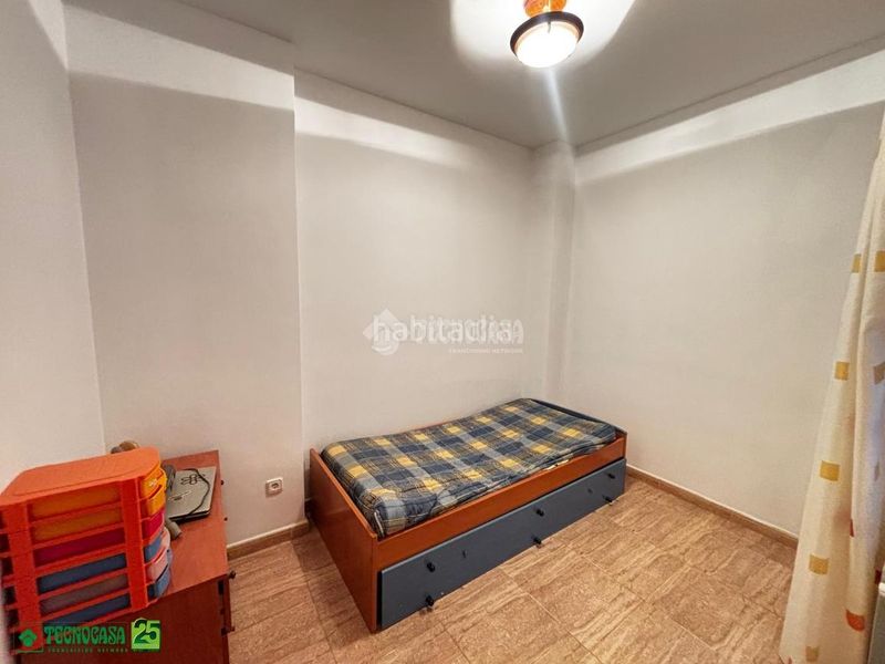 Foto 5b38d630-61d4-4696-8c0c-c031565de551. Casa aparellada amb aparcament a Solana (La)