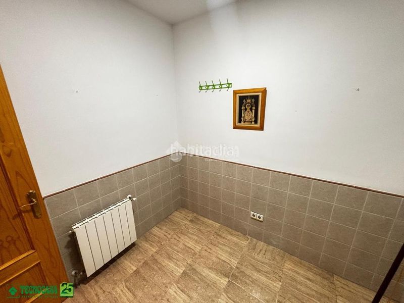 Foto cbe3f606-9b0b-473f-8bea-999a21f53f87. Casa aparellada amb aparcament a Solana (La)