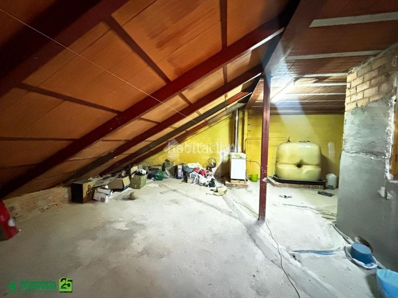 Foto e49566d5-2f6e-4958-8944-392c83e927b8. Casa aparellada amb aparcament a Solana (La)
