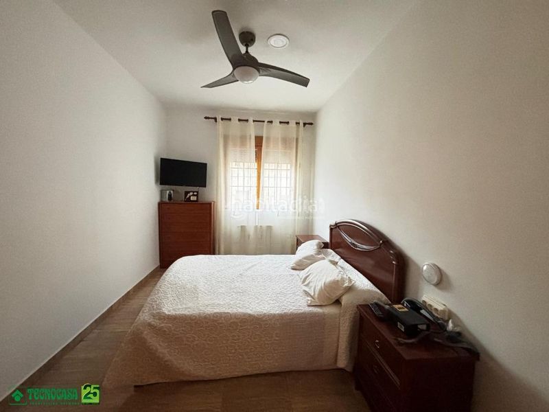 Foto ed1dd33f-5da4-4e25-b464-d8a6d1a3adbc. Casa aparellada amb aparcament a Solana (La)