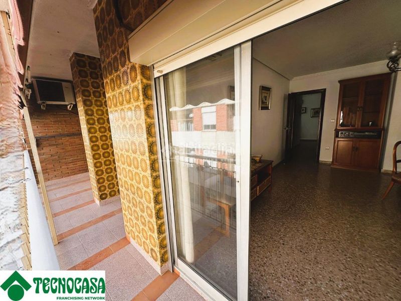 Foto 8af0a1a4-95aa-46cb-a01e-eaab10236c9c. Pis a El Mercado Manises