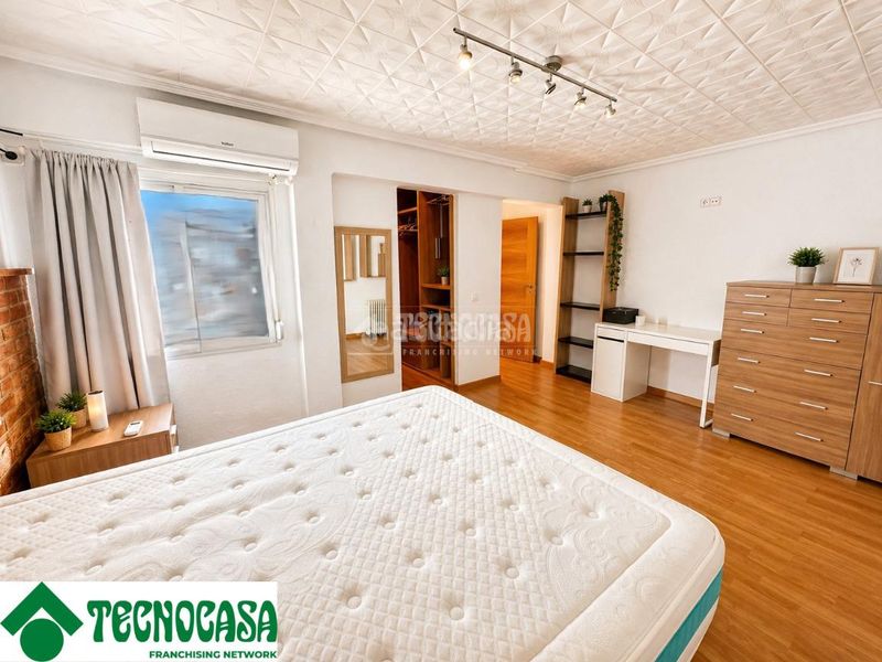 Foto b3d95a0a-aff4-4947-ba38-67bd2a9194fe. Pis a El Mercado Manises