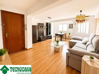 Etagenwohnung in El Mercado. Piso en venta en manises