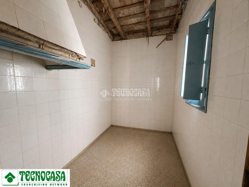 Foto f6ee96aa-18fa-4867-9e09-5e04f1895aa9. Pis a El Mercado Manises