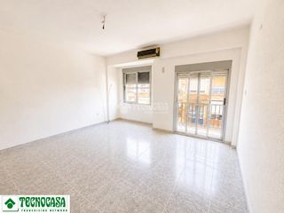 Etagenwohnung en El Mercado. Piso en venta en manises