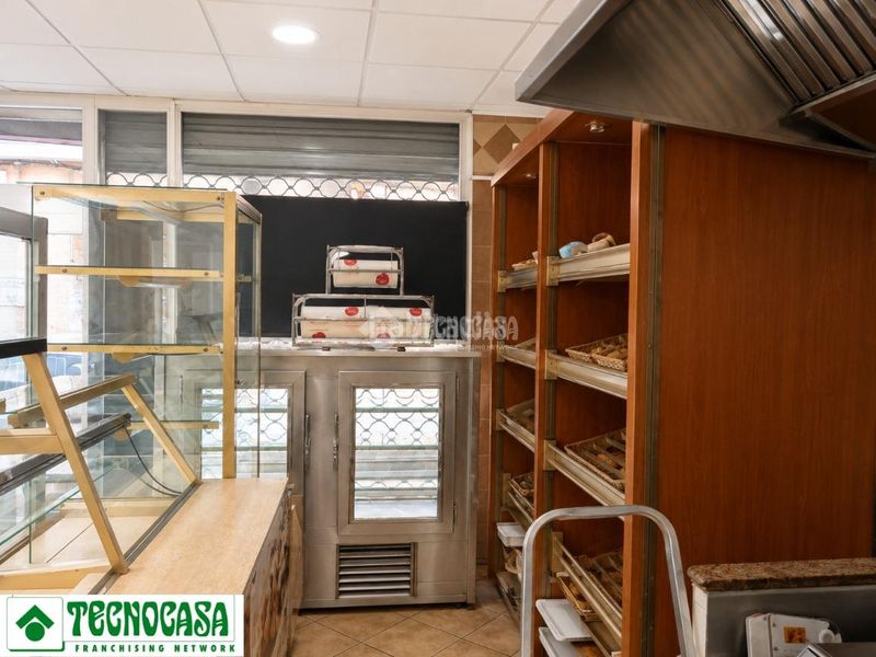 Foto d6d6775a-128d-466d-85ff-0e84964bf4f7. Lloguer local comercial a Centro Ciudad Manises