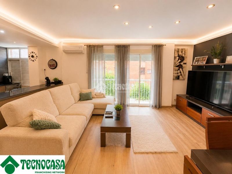 Foto 80eb8da2-1250-4a62-9d21-27dd54fce1f9. Piso  en venta en Centro Ciudad Manises