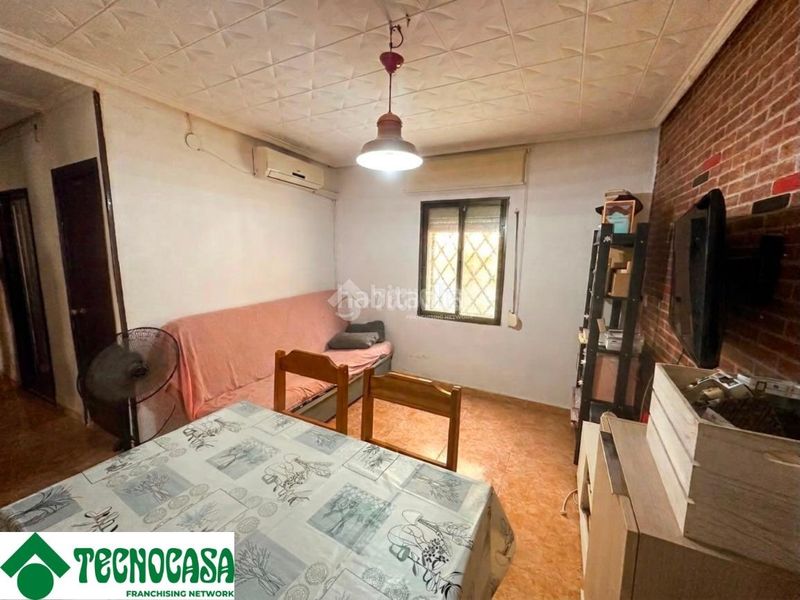Foto fae8c7a1-f852-4975-a088-03fd10a73e03. Pis a El Mercado Manises