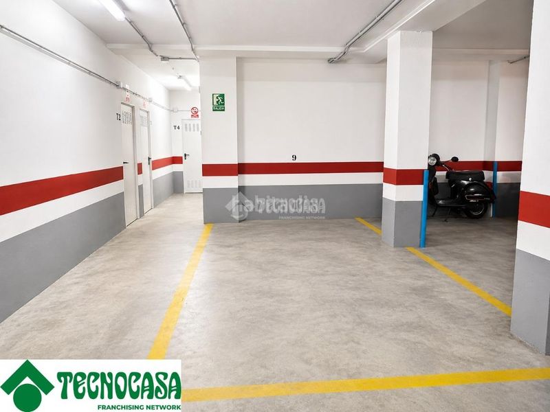Foto e8bd827f-e1e9-44f4-85d1-56a85f92a925. Posto auto in El Mercado Manises
