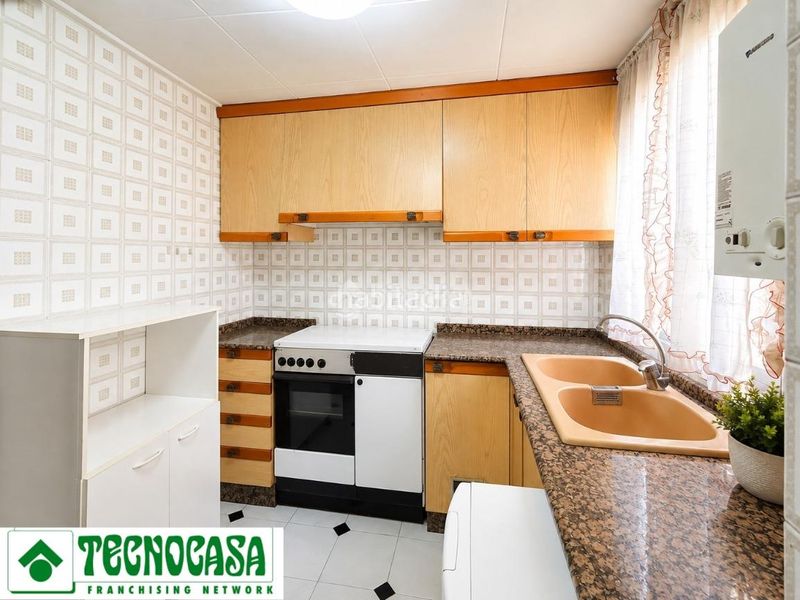 Foto 04a6a7c0-82fd-4d3a-9275-fbfb731f09a0. Casa amb calefacció a Centro Ciudad Manises