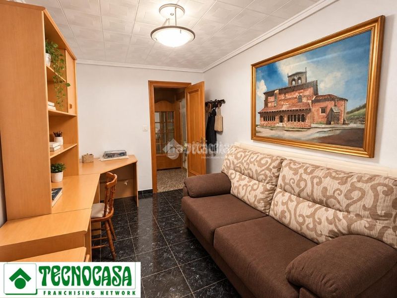 Foto 88c5277c-5ac8-4469-abac-1d35e91cb0ab. Casa amb calefacció a Centro Ciudad Manises
