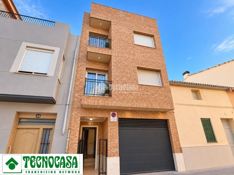 Foto 8966729c-56fb-4f3b-ae95-e77a11e9165e. Casa amb calefacció a Centro Ciudad Manises