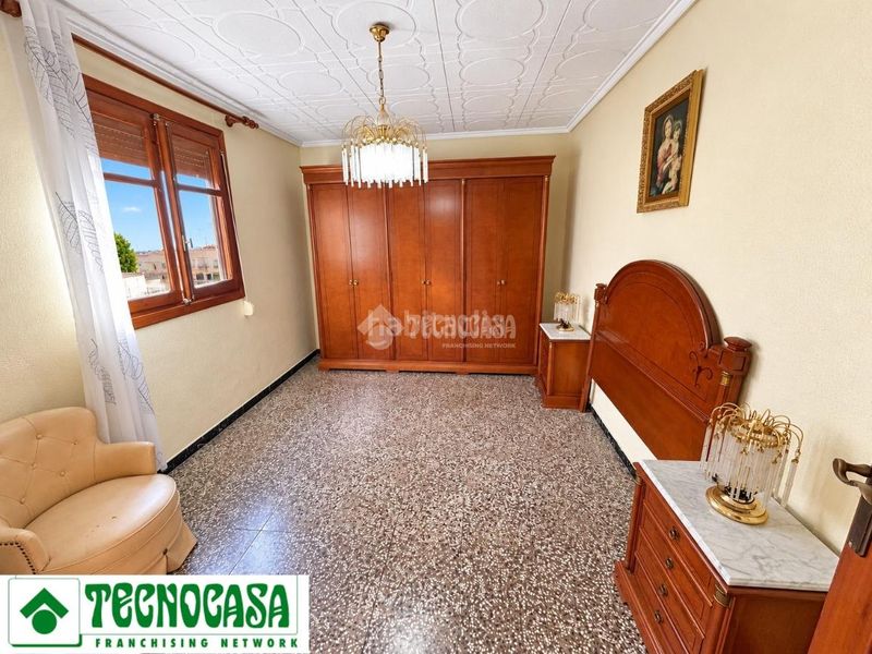 Foto 8fedacc2-0e58-48b8-bb07-824412218395. Casa amb calefacció a Centro Ciudad Manises