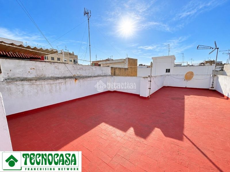 Foto a1480ec6-301d-4c1f-8969-d488791bcd5c. Casa amb calefacció a Centro Ciudad Manises