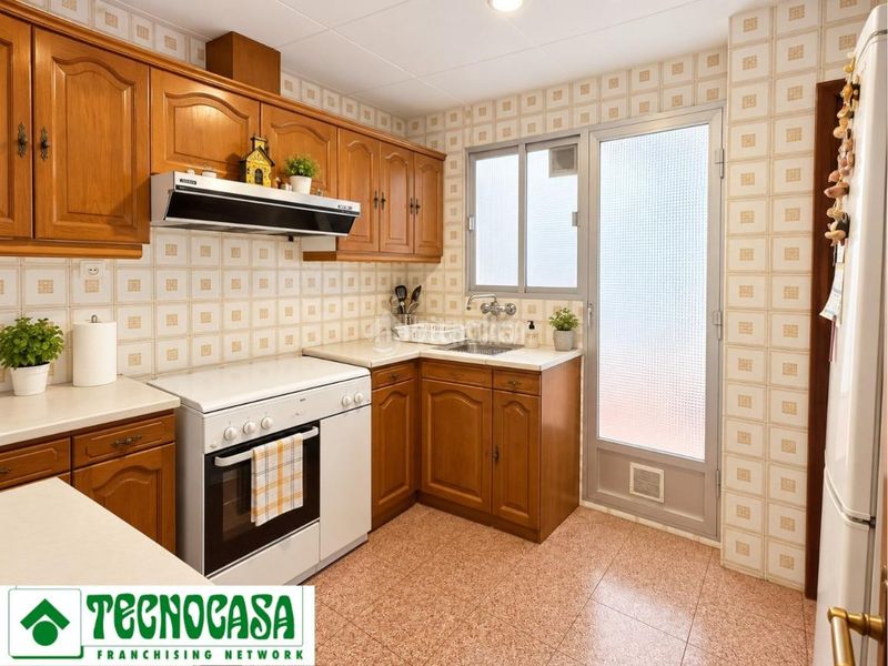 Foto f48496a5-0255-4616-896c-69e9211b93cb. Casa amb calefacció a Centro Ciudad Manises