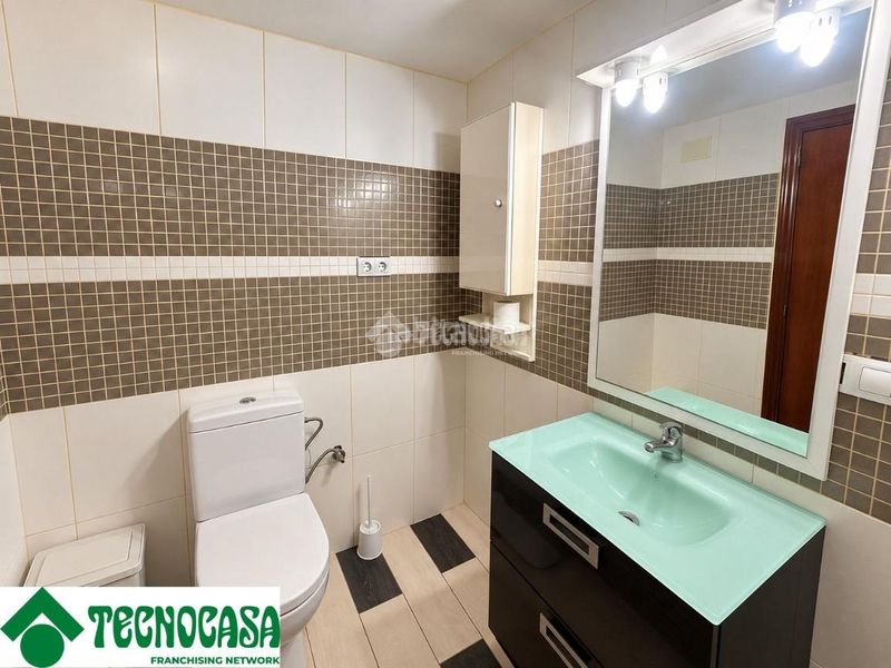 Foto ebd6fe8a-944d-4389-adfa-4e67f6466600. Locale commerciale con riscaldamento in Polígono del Aeropuerto Manises
